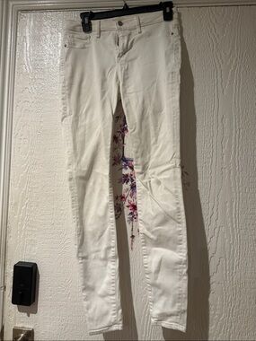 Abercrombie & Fitch White Women's Skinny Jeans